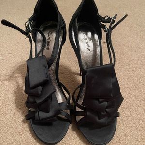Zigi zoho heels black size 6